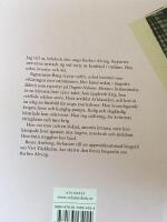 Krig, kvinnor och Gud : en biografi om Barbro Alving