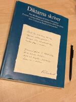 Diktarna skriver : fr&aring;n Bo Bergman till Tomas Transtr&ouml;mer : fyrtiotre dikter ur Calman de P&aacute;ndys lyriska g&auml;stbok