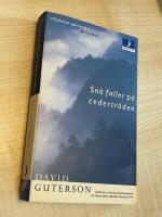 Sn&ouml; faller p&aring; cedertr&auml;den