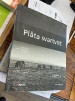 Pl&aring;ta svartvitt