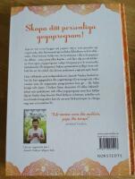 Yoga &auml;r min terapi : yogaprogram f&ouml;r din kroppstyp baserat p&aring; ayurveda