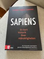Sapiens : En kort historik &ouml;ver m&auml;nskligheten
