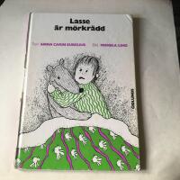 Lasse &auml;r m&ouml;rkr&auml;dd
