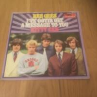I've gotta get a message to you / Kitty can