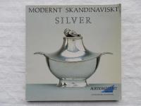 Modernt skandinaviskt silver