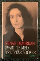 Svart te med tre bitar socker