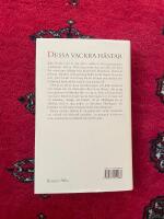 Dessa vackra h&auml;star : f&ouml;rsta delen i Gr&auml;nstrilogin