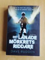 Det l&aring;nade m&ouml;rkrets riddare (R2C5)