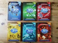 The 39 clues 1 - 6: Benknotornas labyrint + En falsk ton +Sv&auml;rdstjuven +Fr&aring;n andra sidan graven + Den svarta cirkeln + P&aring; djupt vatten (R4H6)