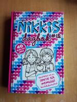 Nikkis dagbok #12 : ber&auml;ttelser om en (INTE S&Aring;) hemlig k&auml;rleksk (R4P1)atastrof