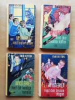 Mysteriet med den f&ouml;rsvunna katten + Mysteriet med det hemliga rummat + Mysteriet med den brunna stugan + Mysteriet med teaterkatten (Fyra volymer), (R4P3)