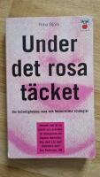 Under det rosa t&auml;cket : Om kvinnlighetens vara och feministiska strategier