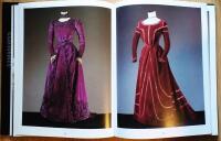 Costumes De Ville, Costumes De Sc&egrave;ne - La Collection Umberto Tirelli au Palais Pitti