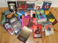 B&ouml;cker enligt bilder. 26 inbundna + 11 pockets. Se bilder. L&auml;sning hela vintern 13-14 kg b&ouml;cker.