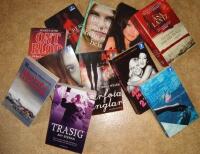 B&ouml;cker enligt bilder. 26 inbundna + 11 pockets. Se bilder. L&auml;sning hela vintern 13-14 kg b&ouml;cker.