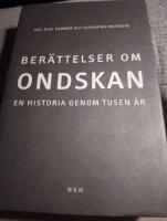 Ber&auml;ttelser om ondskan : en historia genom tusen &aring;r