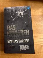 Raskrigaren : seriem&ouml;rdaren Peter Mangs