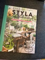 Styla och dekorera med kransar, buketter och arrangemang