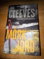 M&ouml;rk jord