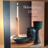 Sk&aring;rekyrkan 150 &aring;r : en salig blandning