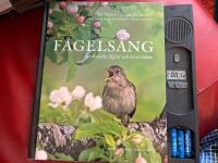 F&aring;gels&aring;ng : 150 svenska f&aring;glar och deras l&auml;ten