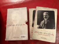 Karl Staaff : fanf&ouml;rare, buffert och spottl&aring;da - tv&aring; titlar i minnesbox