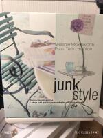 Junk style. Den nya inredningsstilen. Skapa med fynd fr&aring;n loppmarknader och antikhandlare