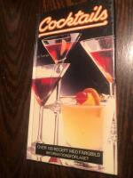 Cocktails : [&ouml;ver 100 recept med f&auml;rgbild]