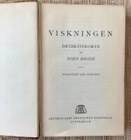 Viskningen : detektivroman