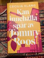 Kan inneh&aring;lla sp&aring;r av Tommy Roos