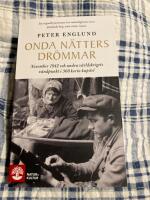 Onda n&auml;tters dr&ouml;mmar : november 1942 och andra v&auml;rldskrigets v&auml;ndpunkt i 360 korta kapitel