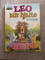 Leo blir hj&auml;lte