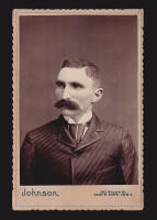 Johnson, 705 Fourth St., Sioux City, Iowa (USA, fotograf)