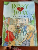 Ronny och Julia b&ouml;rjar skolan