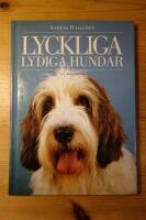 Lyckliga lydiga hundar