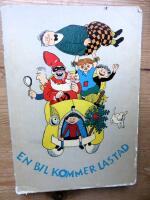 En bil kommer lastad