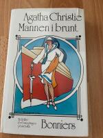 Mannen i brunt : [en thriller]