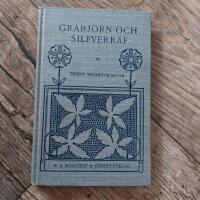 Gr&aring;bj&ouml;rn och silfverr&auml;f lefvernesbeskrifningar