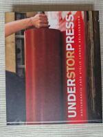 Under stor press : m&auml;stargrafik fr&aring;n Atelje Larsen, Helsingborg