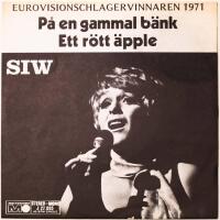 P&aring; en gammal b&auml;nk / Ett r&ouml;tt &auml;pple