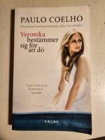 Veronica best&auml;mmer sig f&ouml;r att d&ouml;