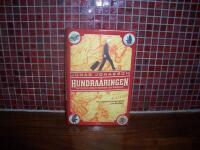 Hundra&aring;ringen som klev ut genom f&ouml;nstret och f&ouml;rsvann