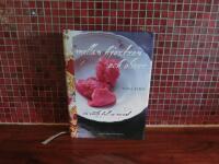 Mellan hjortron och oliver En v&auml;rld full av recept