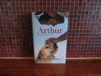 Arthur Gatuhunden som l&auml;mnade djungeln och hittade hem