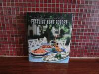 Festligt runt bordet 14 h&auml;rliga menyer och buff&eacute;er