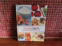 Mat med l&aring;gt GI &Ouml;ver 80 l&auml;ckra recept som hj&auml;lper dig g&aring; ner i vikt