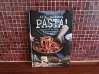 &Auml;kta italiensk pasta ! Klassiker och nya r&auml;tter fr&aring;n carbonara till vongole