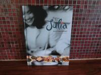 Hemma hos Julia 55 moderna och v&auml;lsmakande recept med f&auml;rskost