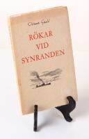 R&ouml;kar vid synranden 