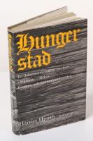 Hungerstad. En dokument&auml;rroman om livet i Sigtuna &aring;ren 1400-1500. Del II av Staden